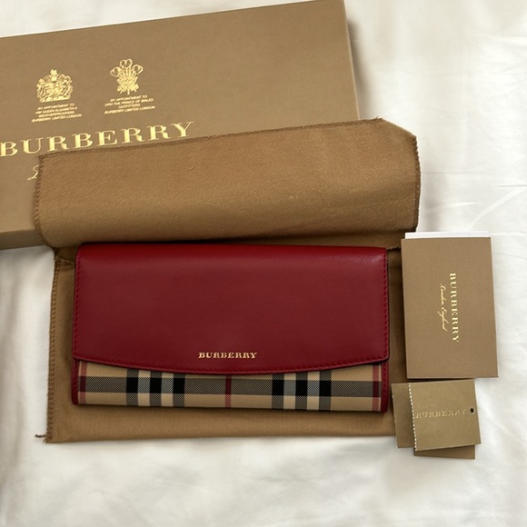 Burberry horse ferry check porter Red and Beige Wallet - Picture 7 of 9